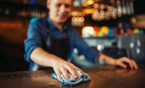 Hotell- och restauranganställda mesta helgjobbarna