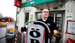 Ronny trivs i byns träffpunkt