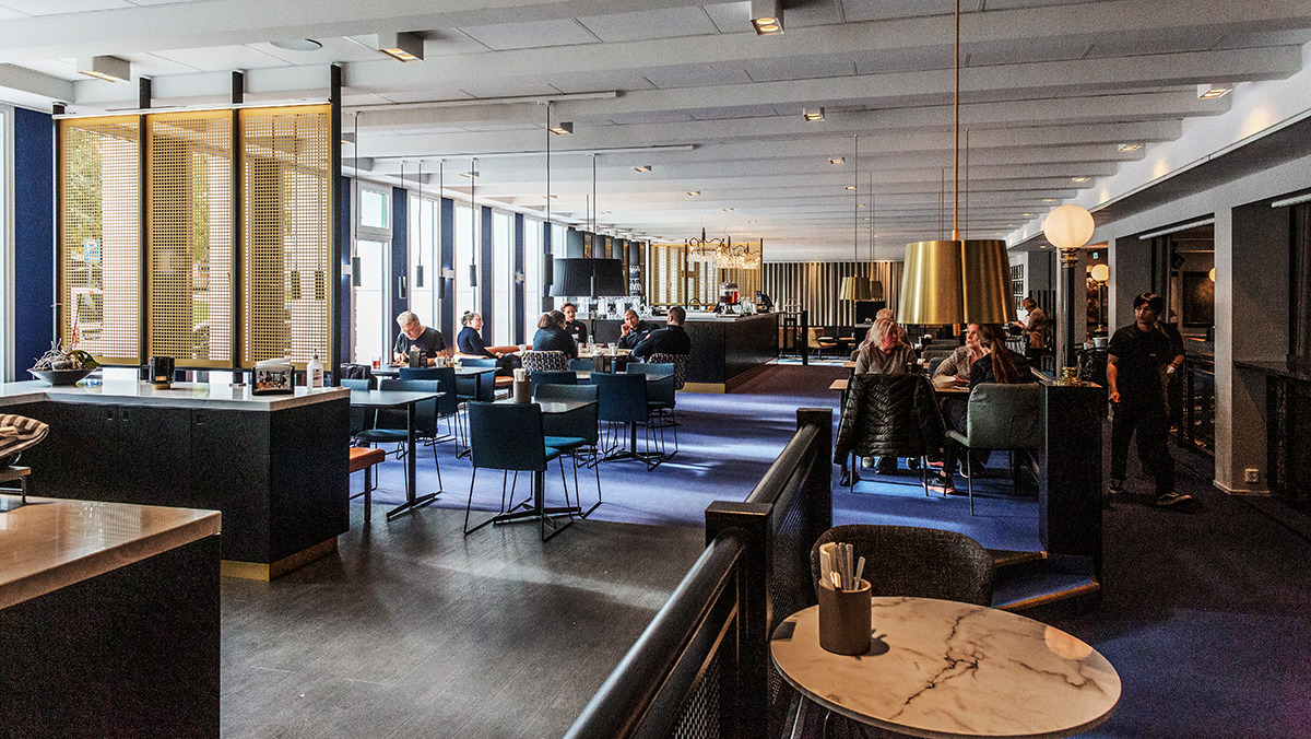 Lena Åman på restaurang Bolaget, Folkets hus i Sandviken